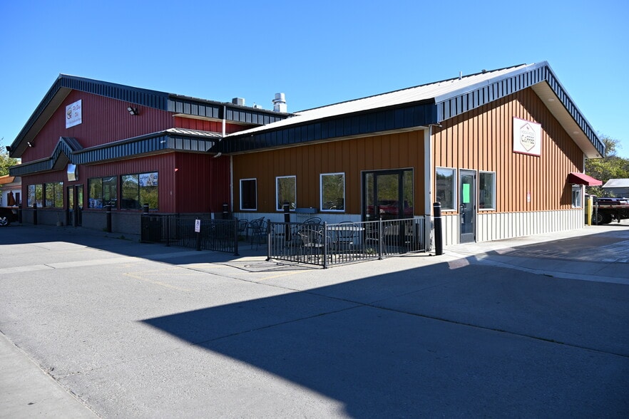 620 Dutch Lake Dr, Howard Lake, MN for lease - Building Photo - Image 1 of 1