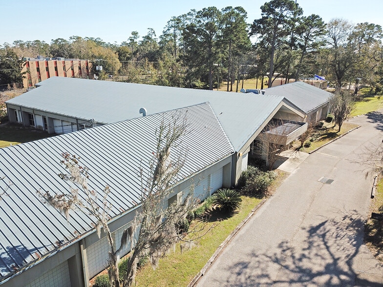 2001 Apalachee Pky, Tallahassee, FL for sale - Primary Photo - Image 1 of 1