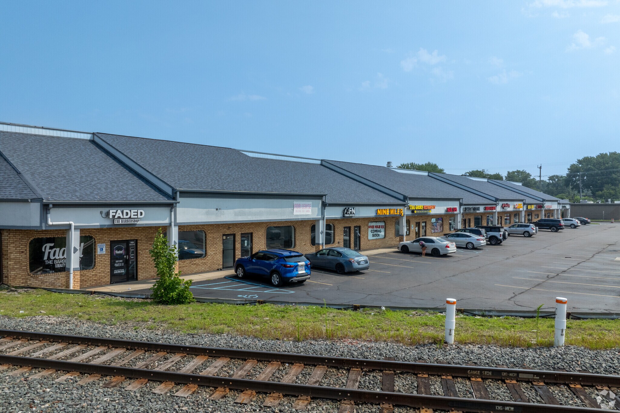 701-759 E 9 Mile Rd, Ferndale, MI for sale Primary Photo- Image 1 of 1