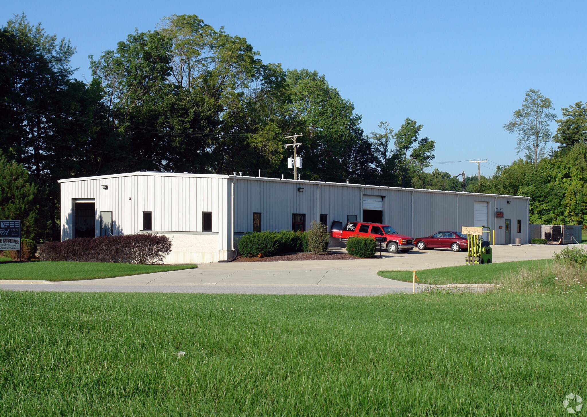 6111-6113 Cross Creek Blvd, Fort Wayne, IN for sale Primary Photo- Image 1 of 1