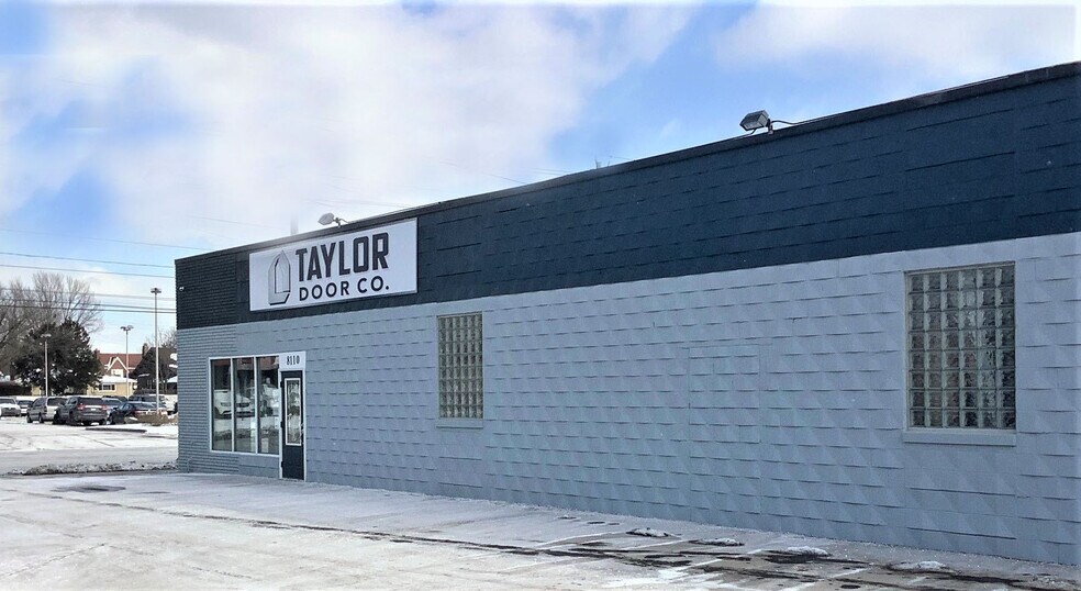 8110 E 10 Mile Rd, Center Line, MI for sale - Building Photo - Image 1 of 1