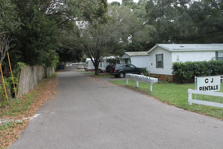 1920 E 151st Ave, Lutz, FL for sale - Primary Photo - Image 1 of 2