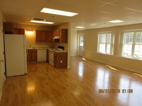 245 Russell St, Hadley, MA for lease Interior Photo- Image 2 of 3