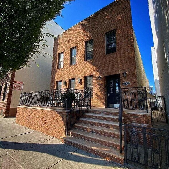 1727 67th St, Brooklyn, NY 11204