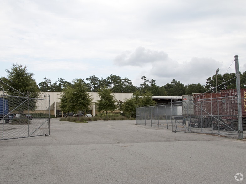 5802 N Rhett Ave, Hanahan, SC for sale - Primary Photo - Image 1 of 1