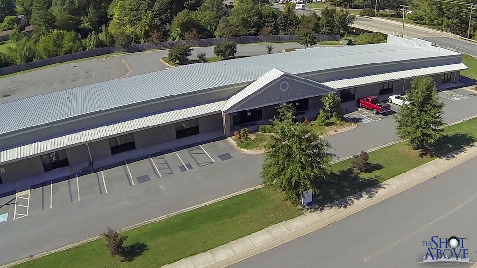 2215 E Oak St, Conway, AR for sale - Building Photo - Image 1 of 1