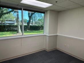 498 Palm Springs Dr, Altamonte Springs, FL for lease Interior Photo- Image 1 of 2