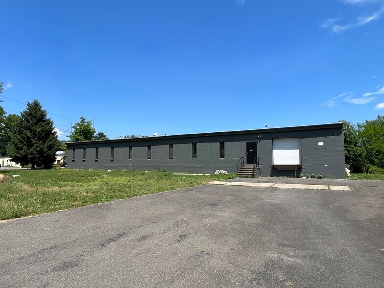 71 Ramah Cir N, Agawam, MA 01001