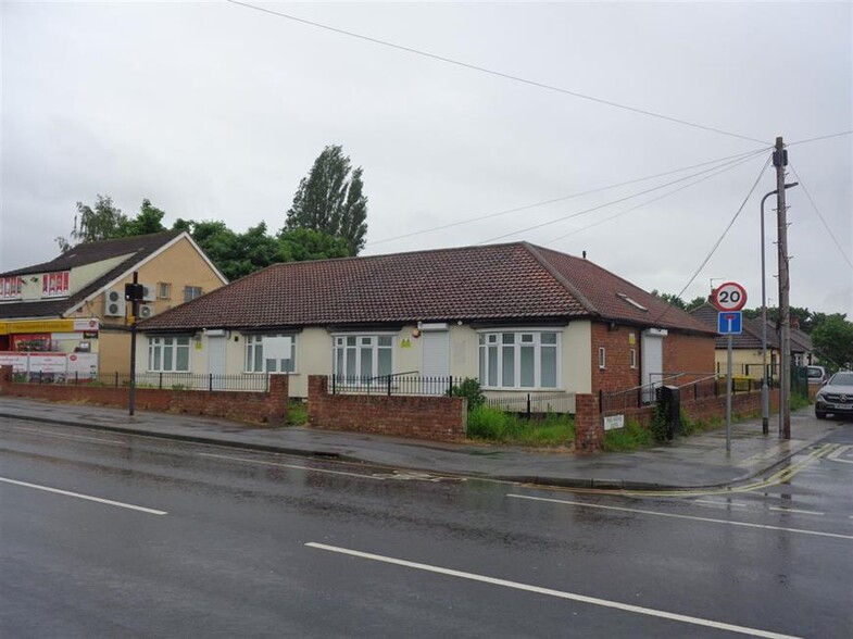 2-4 Cargo Fleet Ln, Middlesbrough for lease - Primary Photo - Image 1 of 6