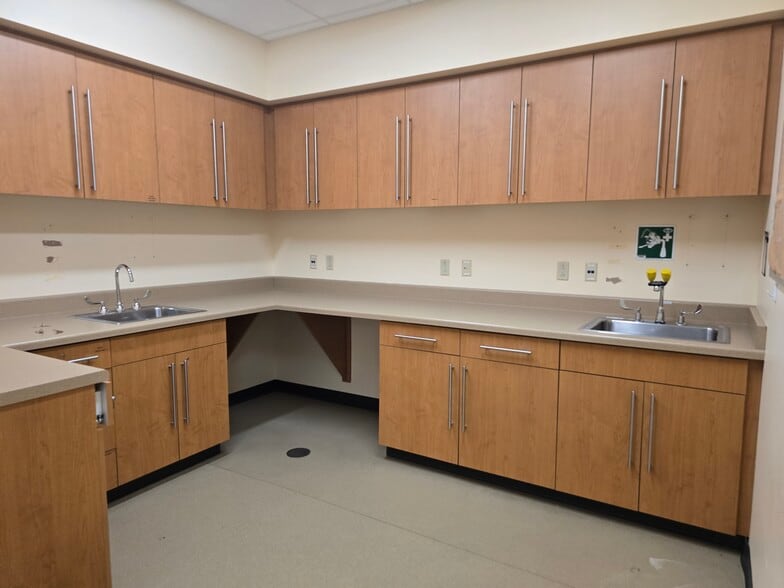 3430 E Main St, Merrill, WI for lease - Building Photo - Image 3 of 14