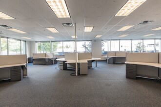 5 Walnut Grove Dr, Horsham Township, PA for lease Interior Photo- Image 2 of 5