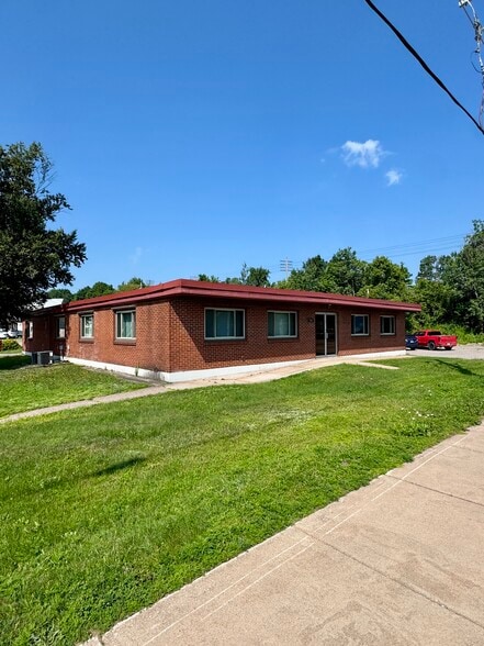 701 N Teal Lake Ave, Negaunee, MI for sale - Building Photo - Image 2 of 36