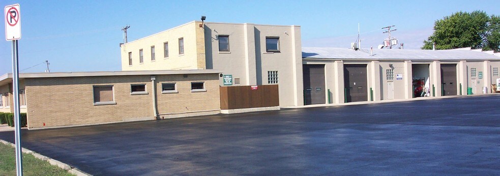 9100 W Plainfield Rd, Brookfield, IL for sale - Primary Photo - Image 1 of 1