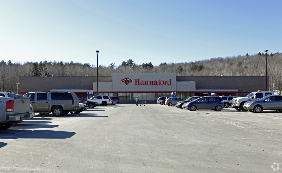 115-134 Hannaford Dr, Farmington, ME for lease - Building Photo - Image 2 of 4