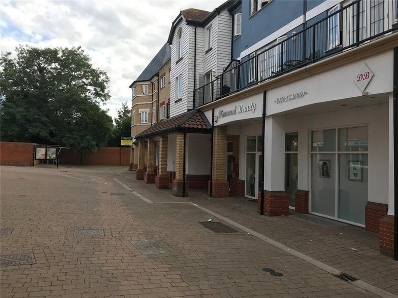 Roche Clos, Rochford for sale - Building Photo - Image 3 of 20