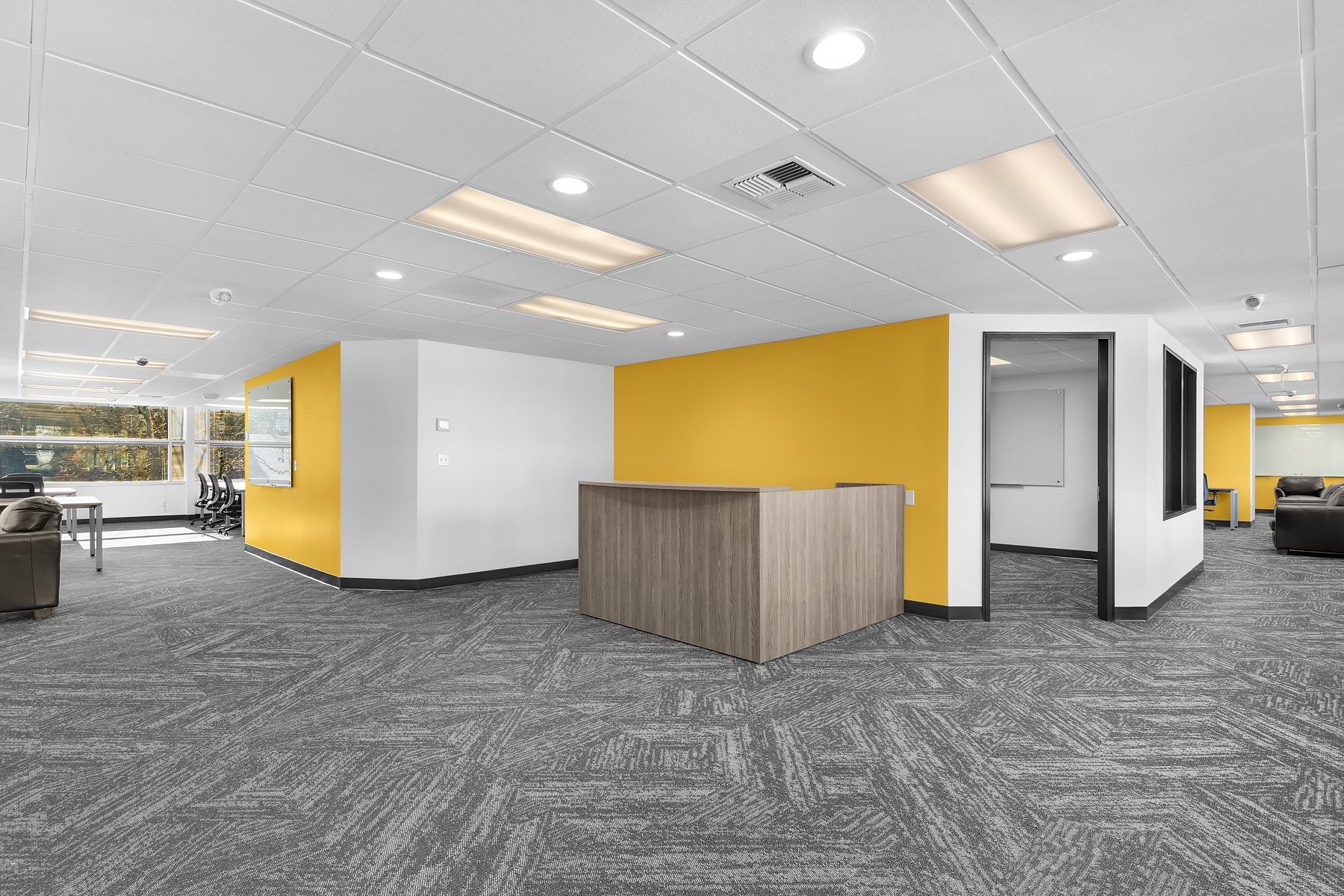 127 Bellevue Way SE, Bellevue, WA for lease Interior Photo- Image 1 of 7