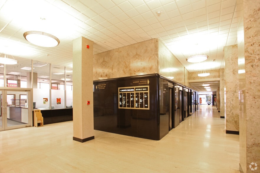 306 W Superior St, Duluth, MN for lease - Lobby - Image 3 of 9