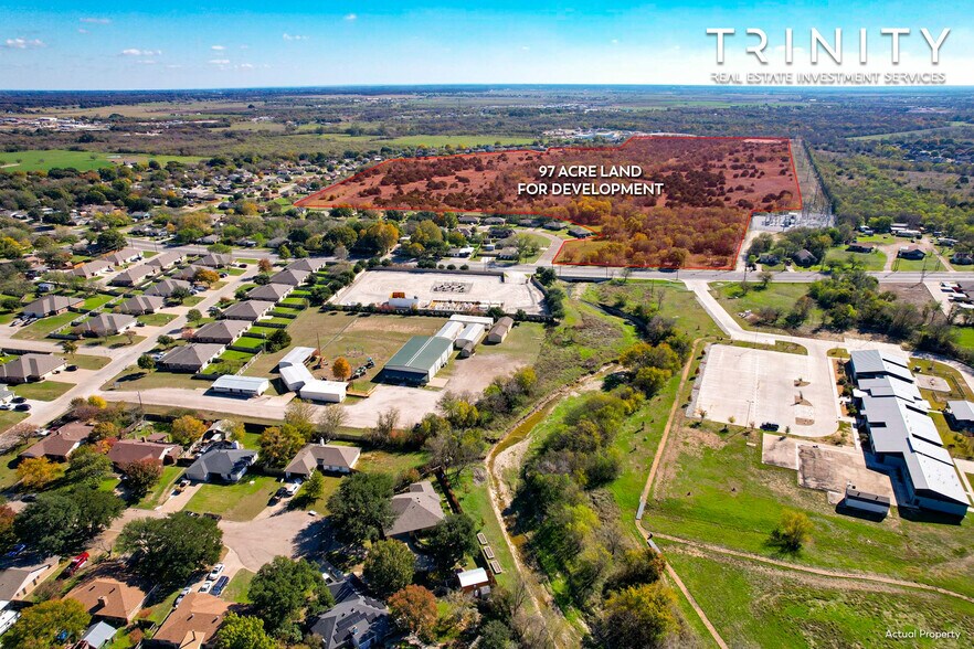1301 Country Club rd, Cleburne, TX for sale - Primary Photo - Image 1 of 6