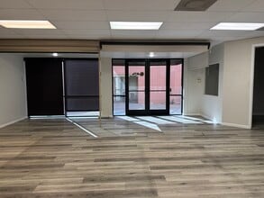 21617 N 2nd Ave, Phoenix, AZ for lease Interior Photo- Image 2 of 6