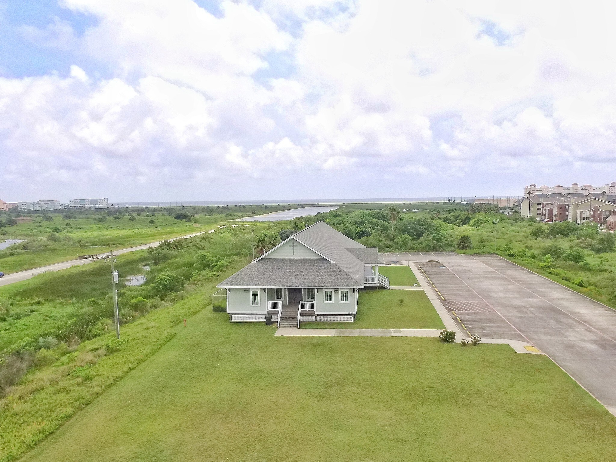 10101 Stewart Rd, Galveston, TX 77554