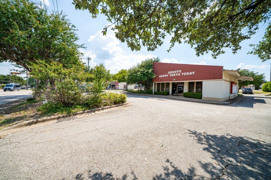 701 N Hampton Rd, DeSoto, TX for sale - Building Photo - Image 2 of 7