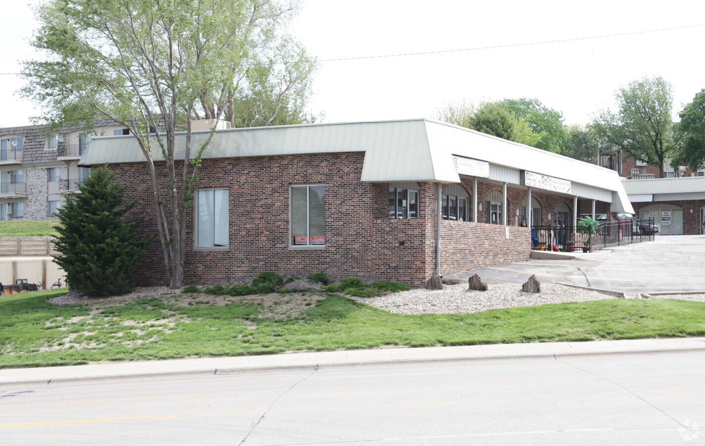 1501 Galvin Rd S, Bellevue, NE 68005