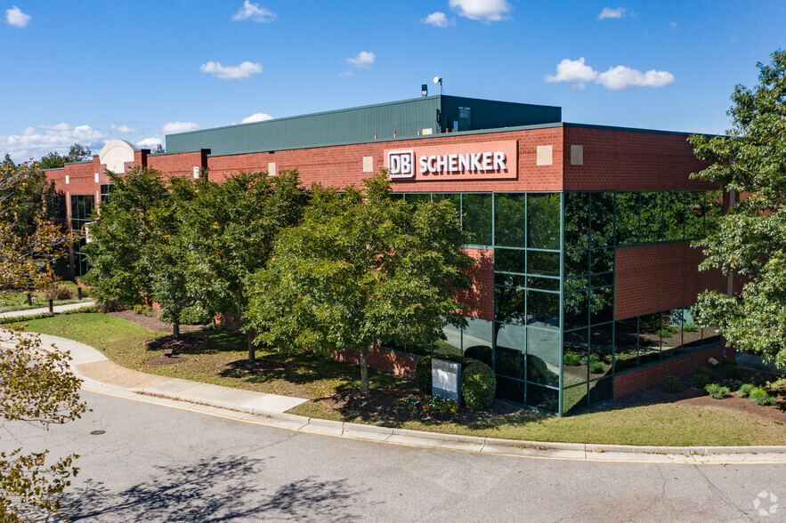 1305 Executive Blvd, Chesapeake, VA for lease - Primary Photo - Image 1 of 23