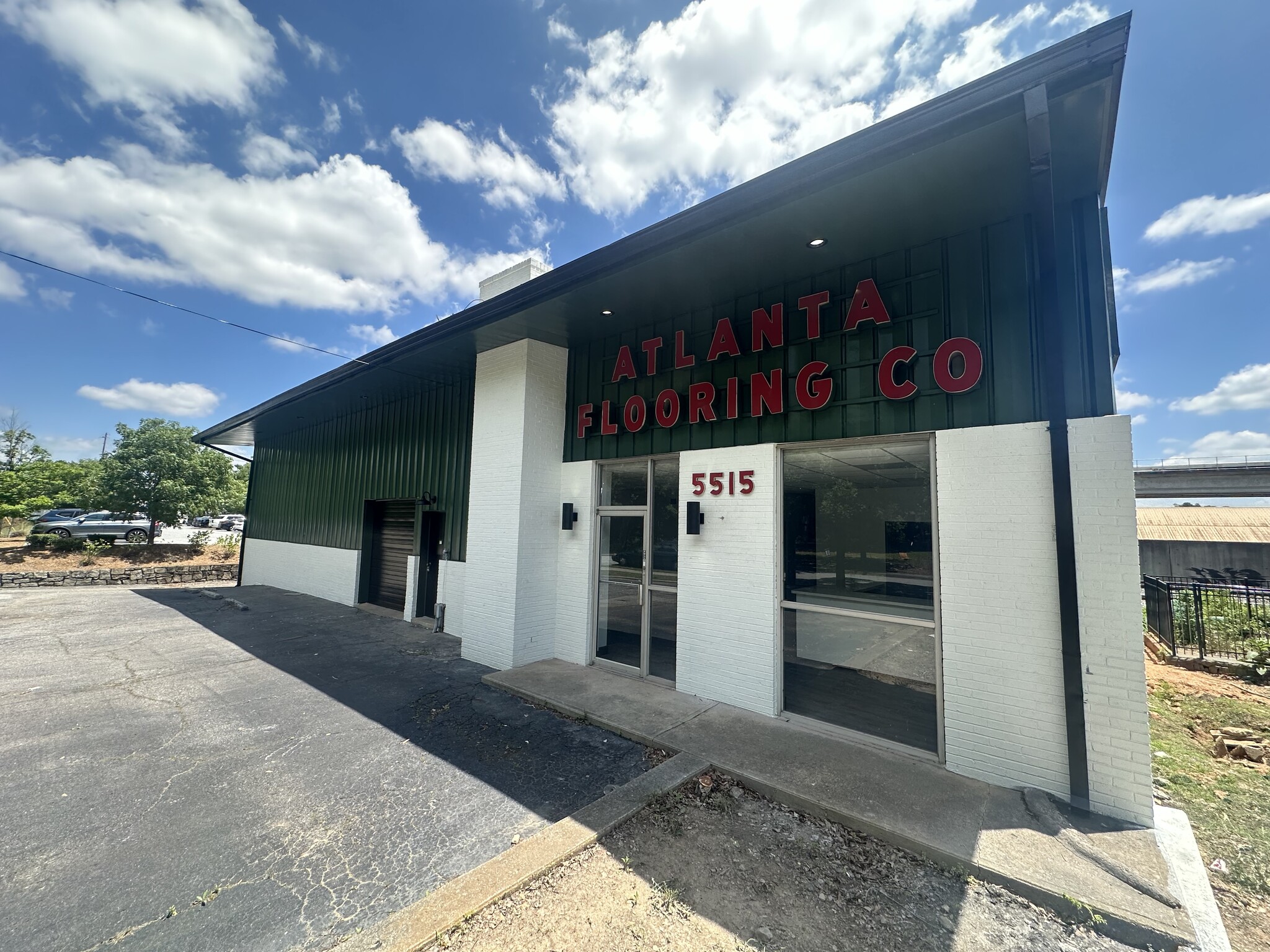 5515 Peachtree Rd, Atlanta, GA for lease Building Photo- Image 1 of 4