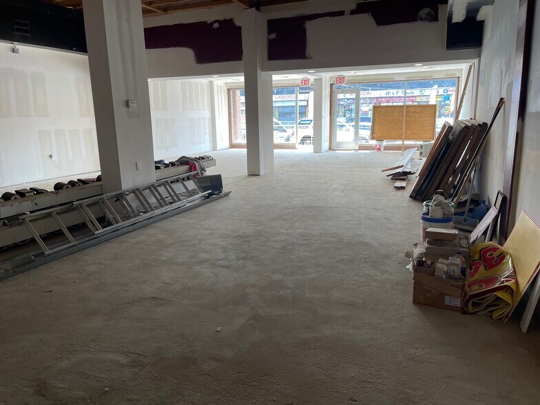 1975 Victory Blvd, Staten Island, NY for sale - Interior Photo - Image 1 of 1