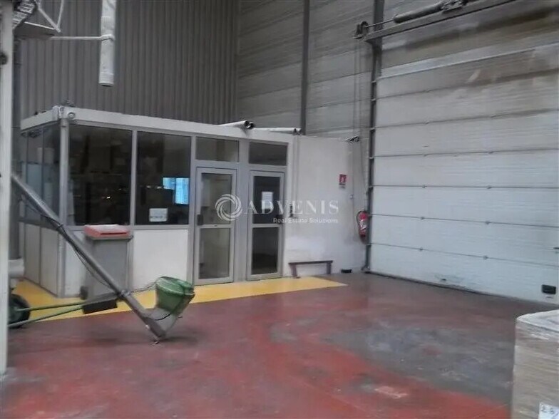 Flex in Le Controis-en-Sologne for lease - Interior Photo - Image 3 of 3