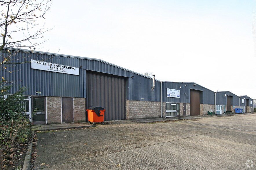 HASLEMERE INDUSTRIAL ESTATE portfolio of 3 properties for sale on LoopNet.com - Primary Photo - Image 1 of 3