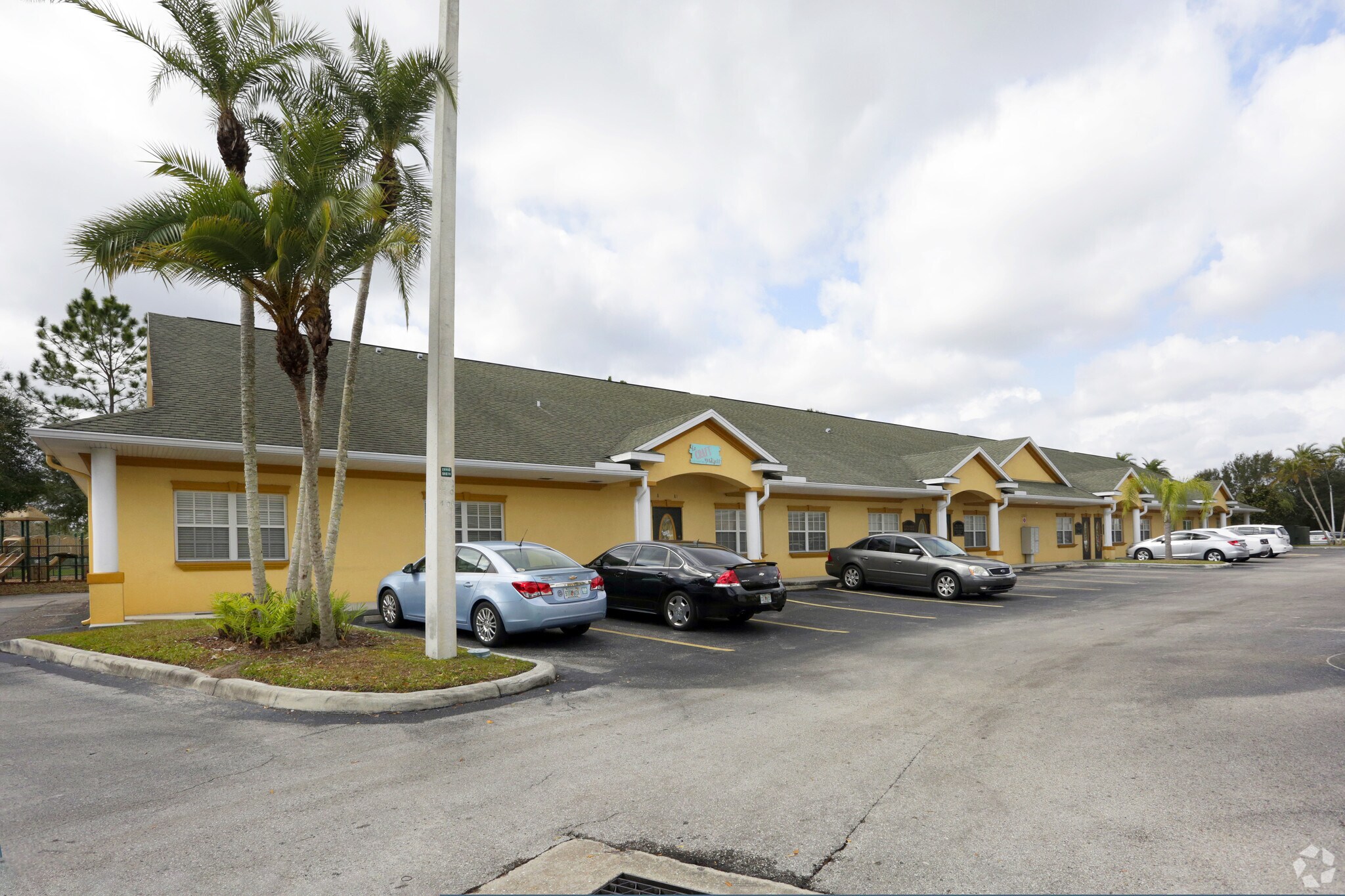 10311 Cross Creek Blvd, Tampa, FL for sale Primary Photo- Image 1 of 1