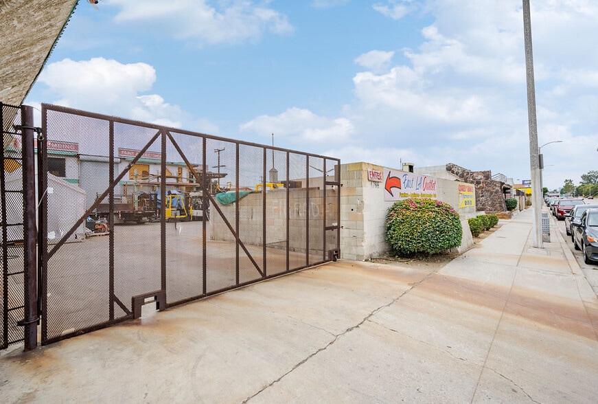 4746,4754 & 4766 Floral Dr, Los Angeles portfolio of 3 properties for sale on LoopNet.com - Building Photo - Image 3 of 21