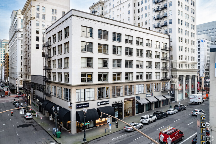 610 SW Broadway, Portland, OR for lease - Building Photo - Image 2 of 8