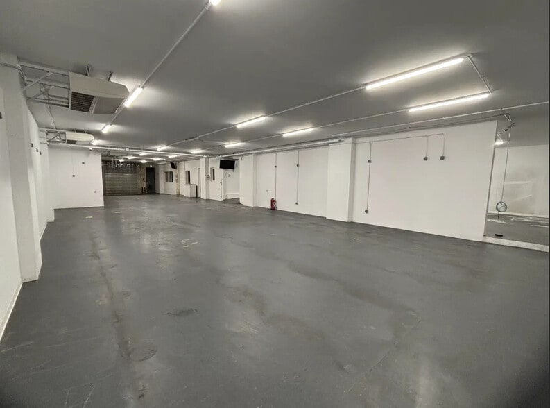 67 Rue Prunier, Bordeaux for lease - Interior Photo - Image 3 of 10