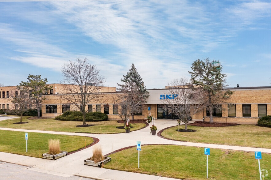 900 N State St, Elgin, IL for lease - Primary Photo - Image 1 of 11