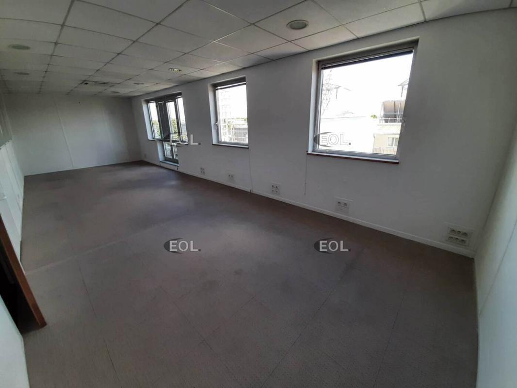 Office in Chevilly-Larue for lease Building Photo- Image 1 of 13