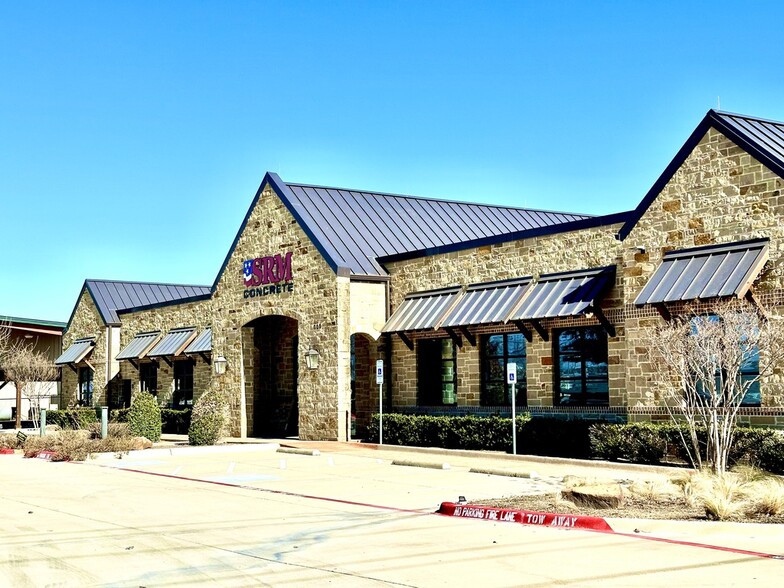 700 Katy Rd, Keller, TX for sale - Building Photo - Image 1 of 11