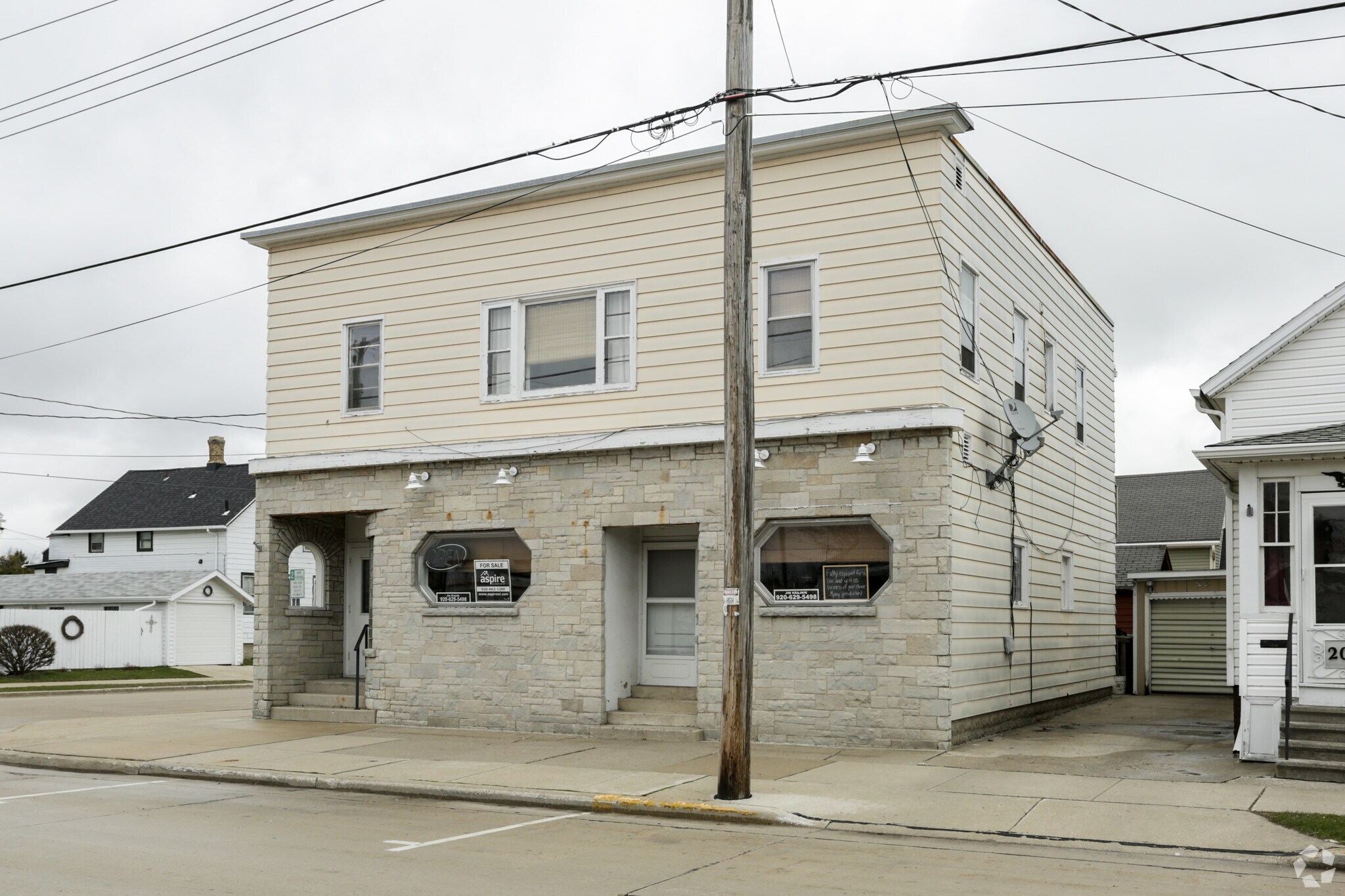 2023 Jefferson St, Two Rivers, WI for sale Primary Photo- Image 1 of 1