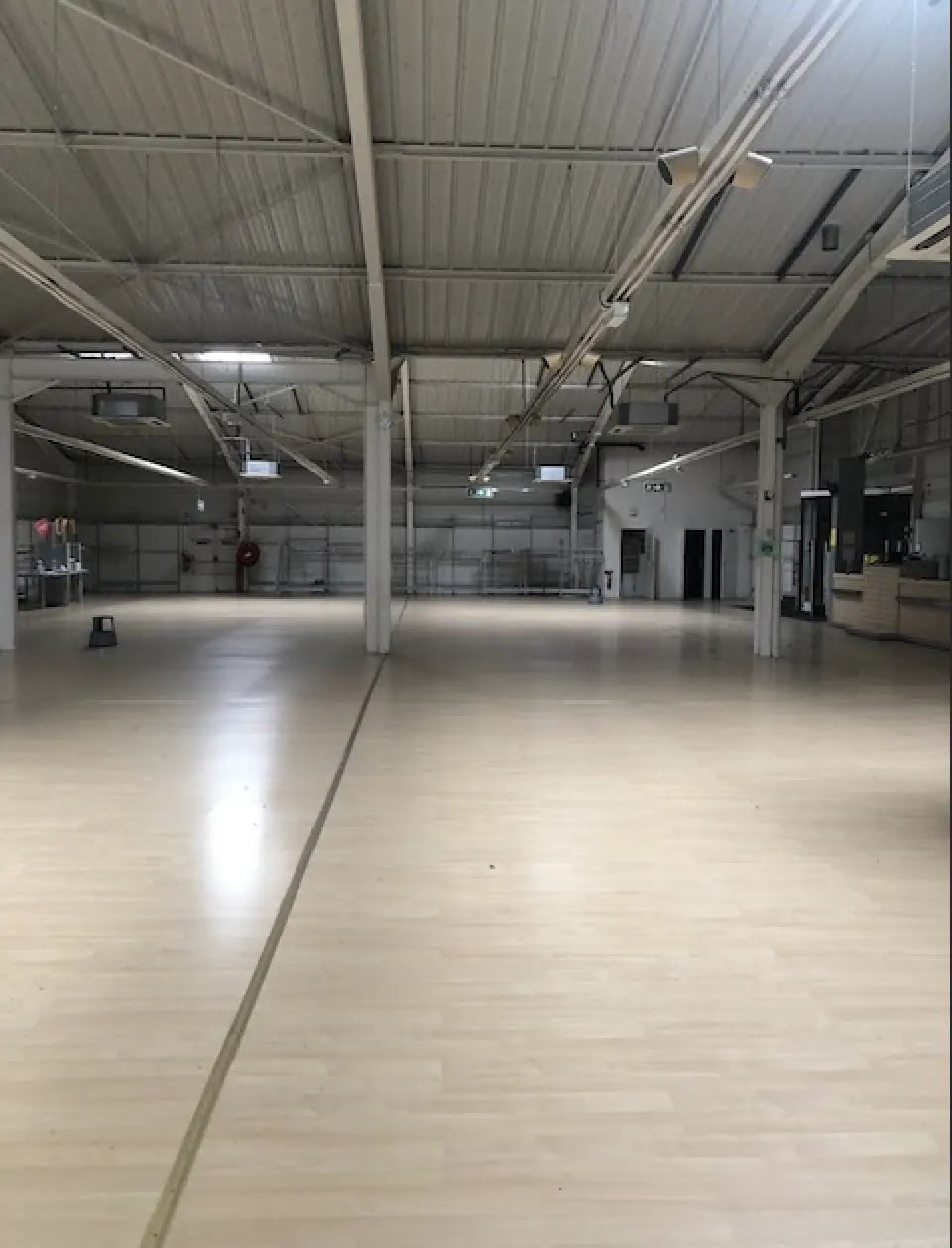 Retail in Nemours for lease Interior Photo- Image 1 of 7