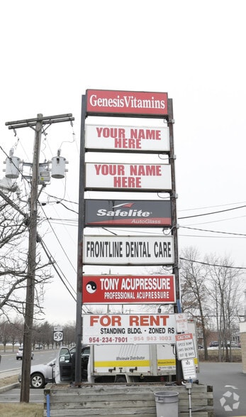 196-210 E Route 59, Nanuet, NY for lease - Building Photo - Image 3 of 6