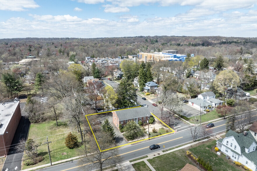185 Broadway, Hillsdale, NJ for lease - Primary Photo - Image 1 of 30