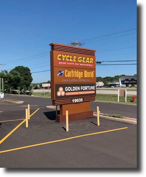 19035 W Bluemound Rd, Brookfield, WI for lease - Building Photo - Image 2 of 6