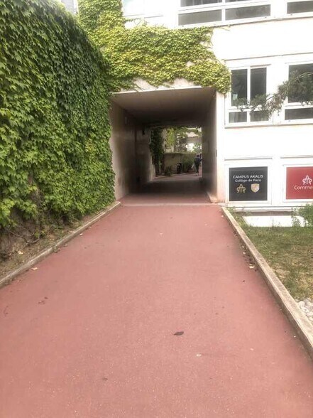 Office in Neuilly-sur-Seine for lease - Building Photo - Image 2 of 10