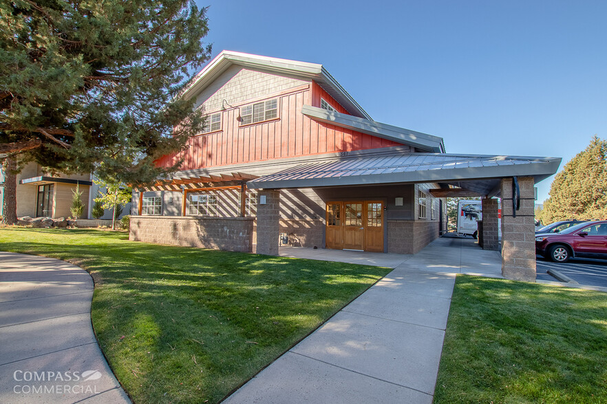 561 NW York Dr, Bend, OR for sale - Building Photo - Image 1 of 22