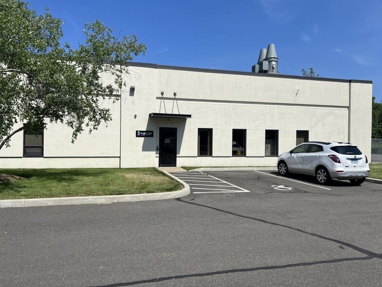 21 Business Park Dr, Branford, CT for lease - Building Photo - Image 2 of 15