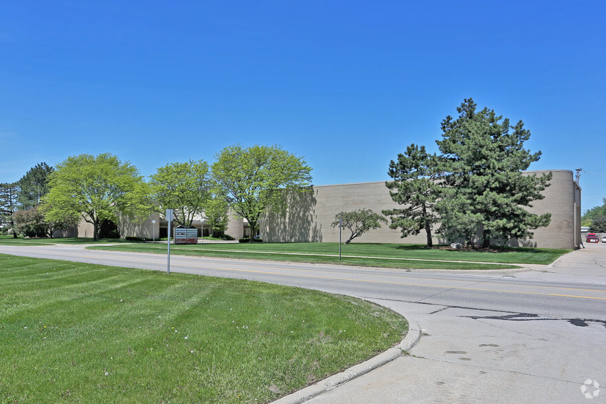 7515-7665 19 Mile Rd, Sterling Heights, MI for lease - Building Photo - Image 2 of 7