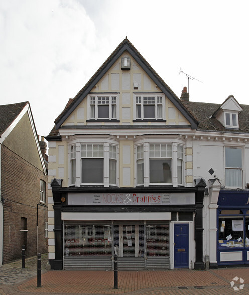 9 Market Sq, Chesham for lease - Building Photo - Image 2 of 3