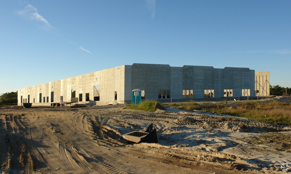 8620 NW LTC Pky, Port Saint Lucie, FL 34986 Parkway Commerce Center