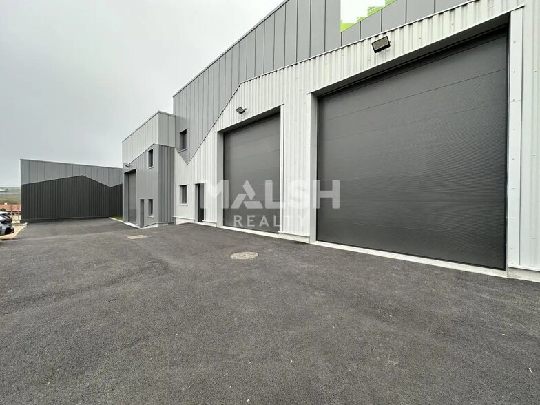 Flex in Saint-Étienne-la-Varenne for lease - Building Photo - Image 1 of 9